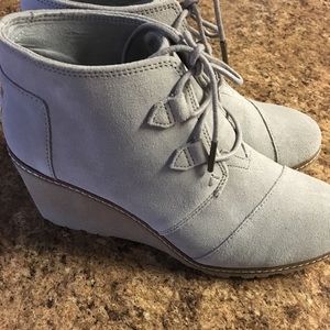 NWOT Toms Grey Suede Wedges